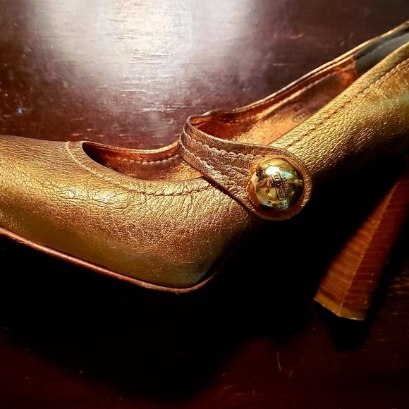 Gold Coach heels pumps dress party shoes - Picture 6 of 8